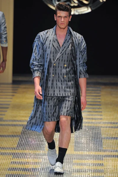 Look 46
